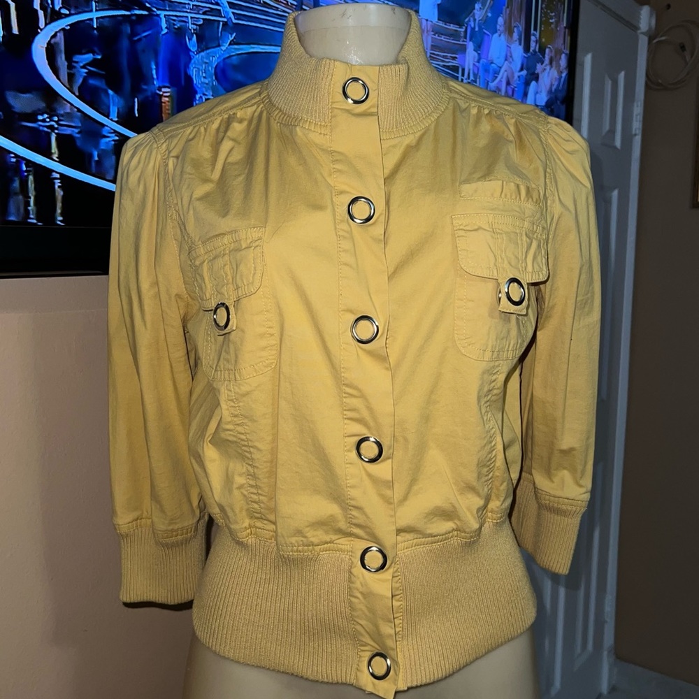 🦋🦋 Beautiful blouse color yellow mustard